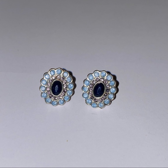 Earrings - Picture 3 of 6